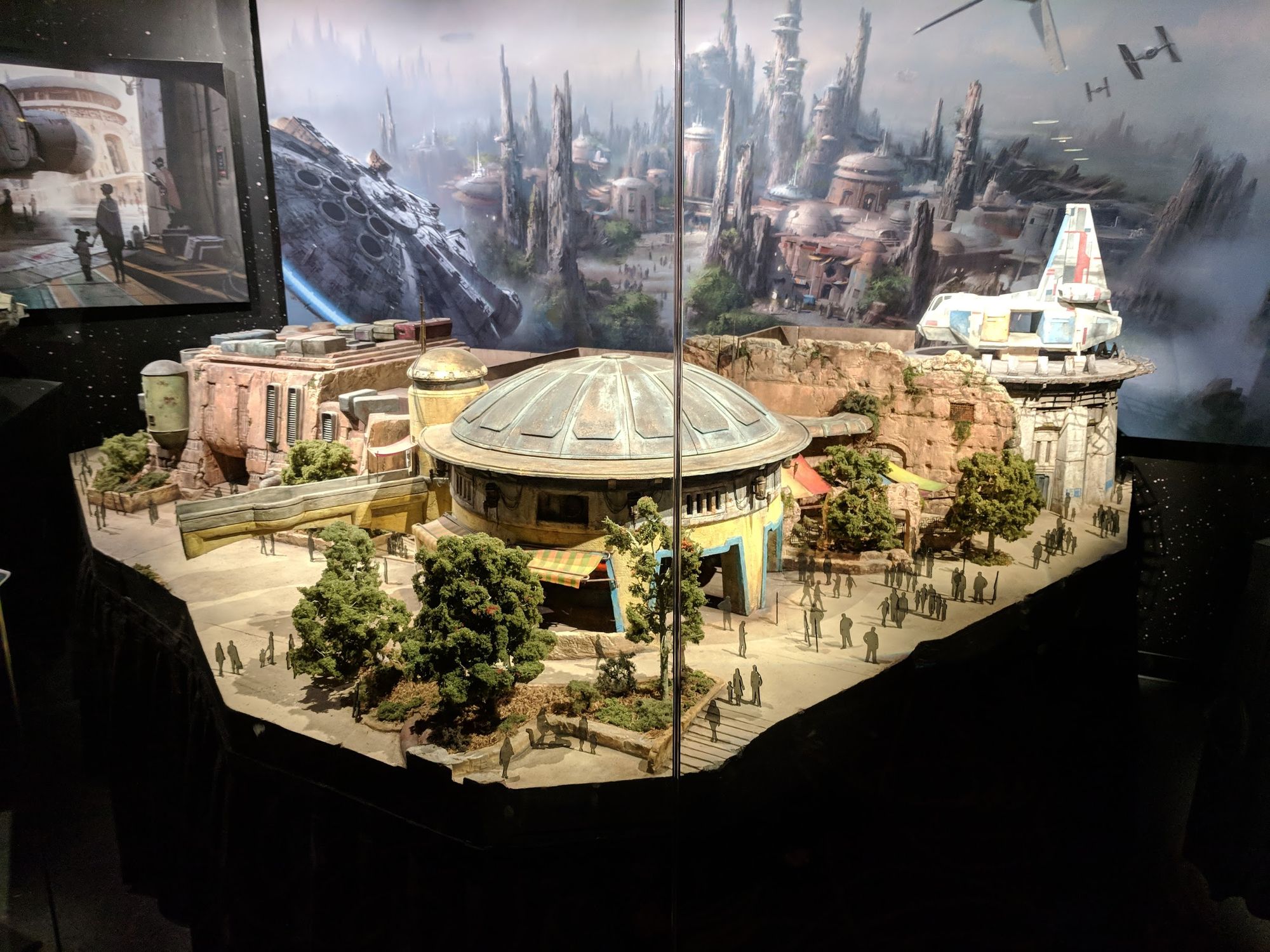 Episode 10 - Galaxy's Edge Theme, Bedbugs, Mystery Chicken Feathers
